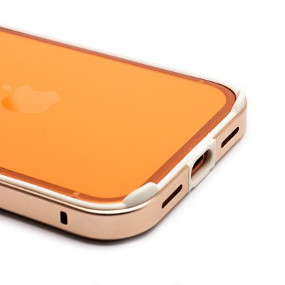 Чехол-бампер - металлический с силиконовыми бортами для Apple iPhone 17 Pro (Облачно-белый)