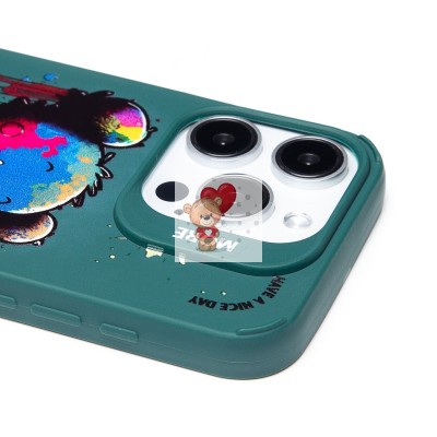 Чехол-накладка для Apple iPhone 15 Pro (медведь) (темно-зеленый) - SC335